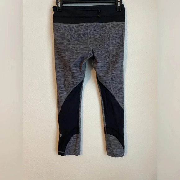 Lululemon run inspire crop black and gray size 4 - Picture 6 of 10